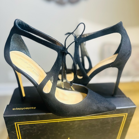 Daya by Zendaya Aaron Black Suede Pointed Pumps - Picture 4 of 9